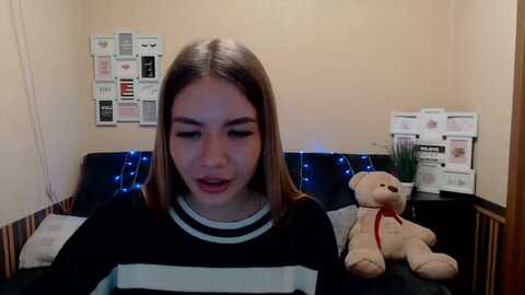 honey_mfc @ myfreecams on 20231208