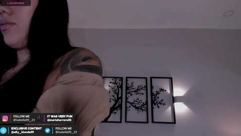 isabella99_ @ myfreecams on 20231208