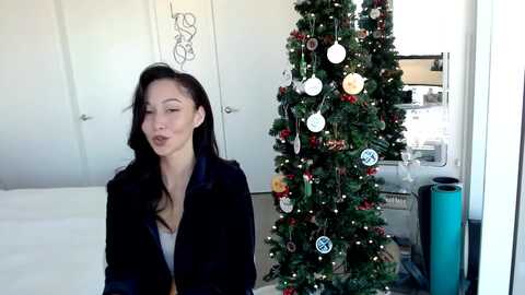 minnie_b00 @ myfreecams on 20231208