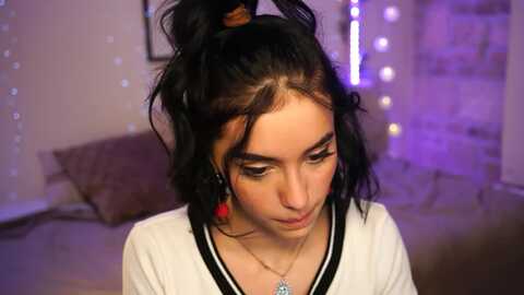 naomii18 @ myfreecams on 20231208