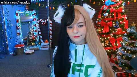 novaalux @ myfreecams on 20231208