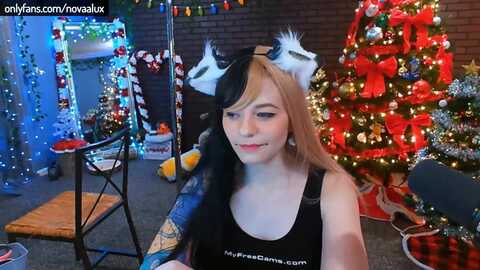 novaalux @ myfreecams on 20231208