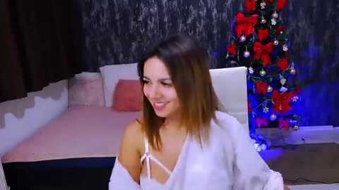 renesmesweet @ myfreecams on 20231208