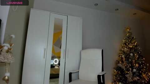 roxana_dream @ myfreecams on 20231208