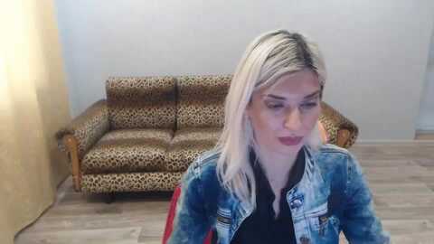 sexybeatriice @ myfreecams on 20231208