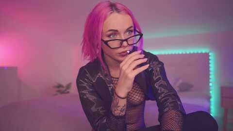 sarah_pink @ myfreecams on 20231209