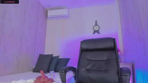 missvioleta @ myfreecams on 20231210