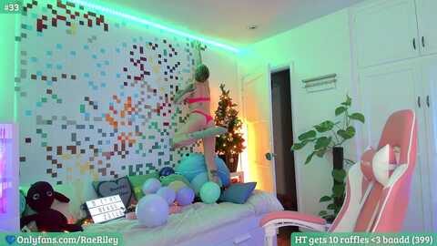 raeriley @ myfreecams on 20231210