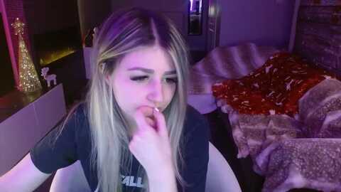 serafina @ myfreecams on 20231210