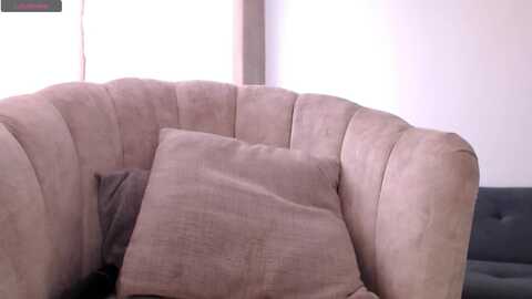 trissabenson @ myfreecams on 20231210