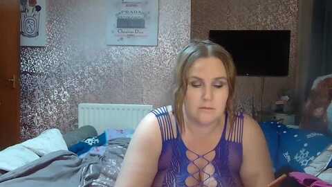 yummymummy39 @ myfreecams on 20231210