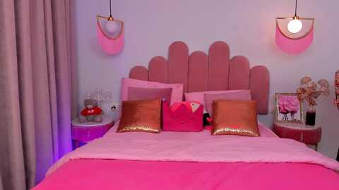 afinashy @ myfreecams on 20231211