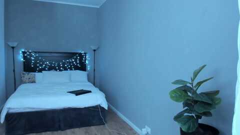 carollyne_ @ myfreecams on 20231211