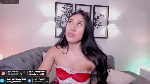 isabella99_ @ myfreecams on 20231211