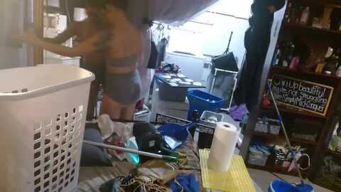 littlemisszee @ myfreecams on 20231211