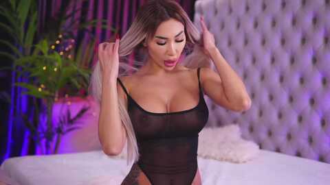 missmo0n1 @ myfreecams on 20231211