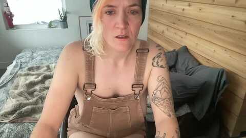 purrtymetal @ myfreecams on 20231211