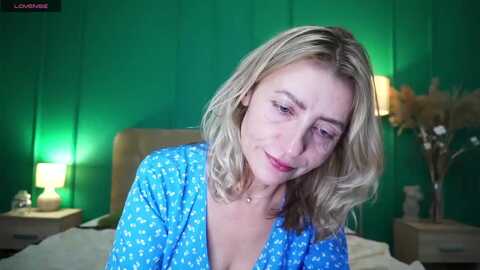 zorinian @ myfreecams on 20231211