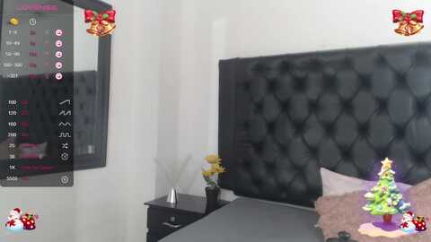 cristinaebony @ myfreecams on 20231212