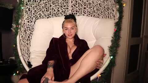 cubbixoxo @ myfreecams on 20231212
