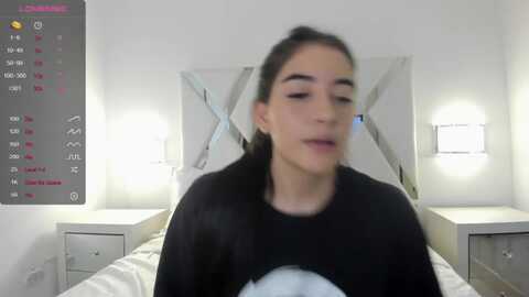 evelynowen1 @ myfreecams on 20231212
