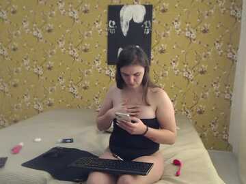 karlabby @ myfreecams on 20231212