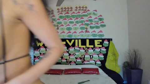 kylienicole @ myfreecams on 20231212