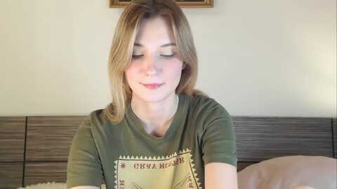 divine_rapier @ myfreecams on 20231213