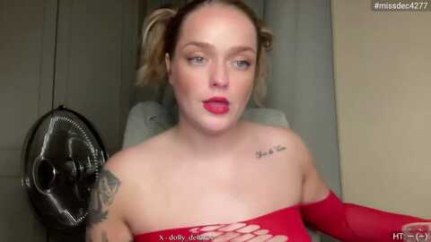 dollydelores @ myfreecams on 20231213
