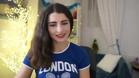 eva__lovia_ @ myfreecams on 20231213