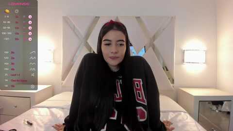 evelynowen1 @ myfreecams on 20231213