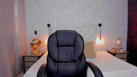 hanna_milano @ myfreecams on 20231213