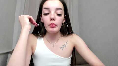 bertaowenn @ myfreecams on 20231214