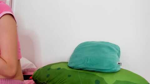 cherrycute666 @ myfreecams on 20231214