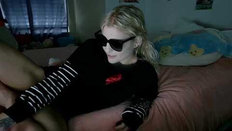 duckchan0 @ myfreecams on 20231214