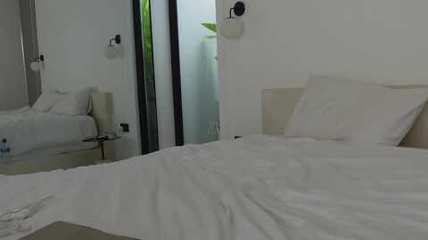 helloviv @ myfreecams on 20231214