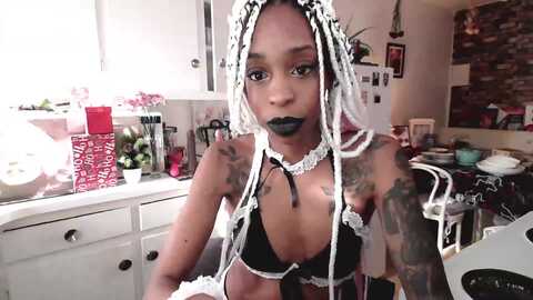 mochahoneyxox @ myfreecams on 20231214