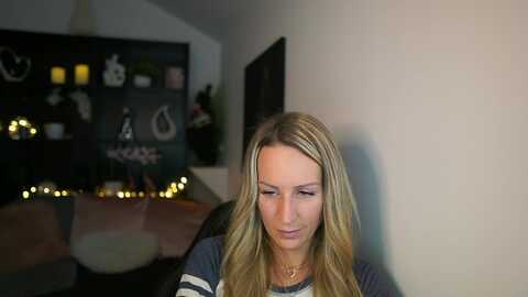 nikki__sexx__ @ myfreecams on 20231214