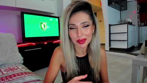 smileytinaa @ myfreecams on 20231214