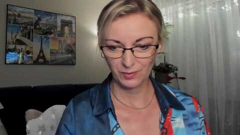 starvanessa1 @ myfreecams on 20231214