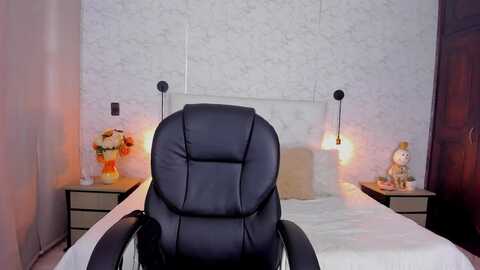 hanna_milano @ myfreecams on 20231215