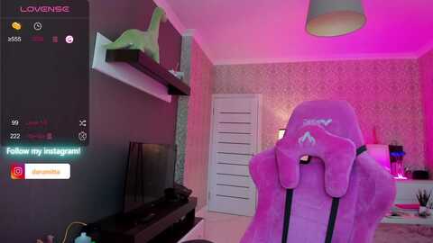 jennyquenn @ myfreecams on 20231215