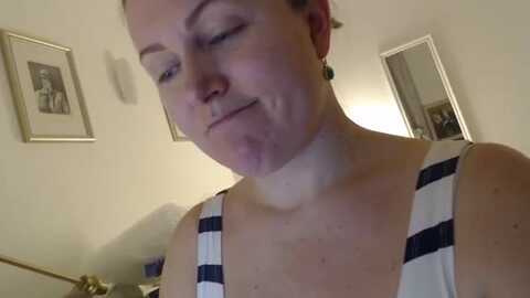 justlily @ myfreecams on 20231215