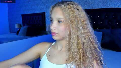 kendra_axl10 @ myfreecams on 20231215