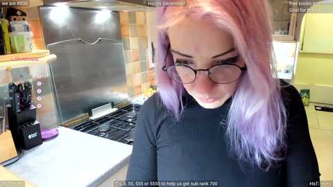 lunawolfie @ myfreecams on 20231215