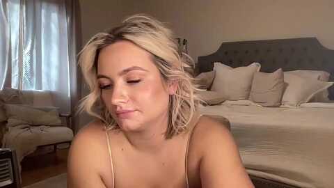 lynn_6 @ myfreecams on 20231215