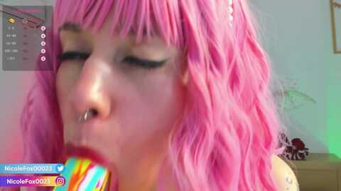 nicolefox23 @ myfreecams on 20231215