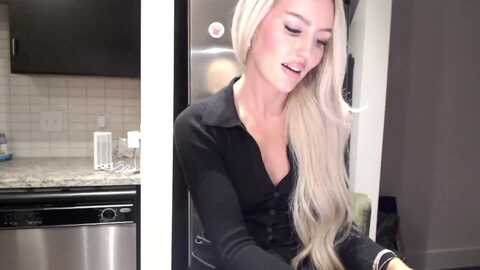 officialelsa @ myfreecams on 20231215