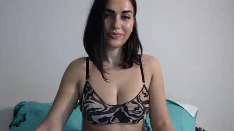 onesugaremma @ myfreecams on 20231215