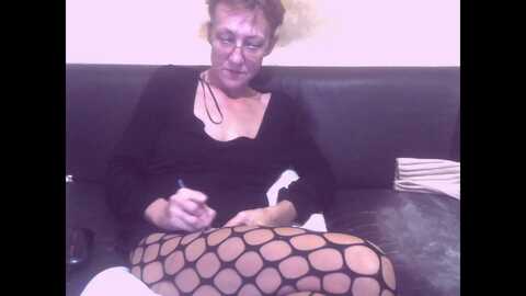 sexygeny @ myfreecams on 20231215